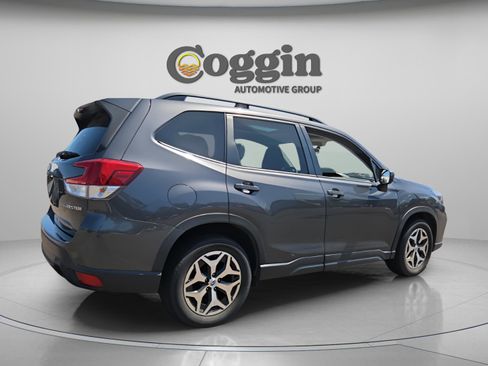 Used 2021 Subaru Forester Premium AWD/4WD image 5