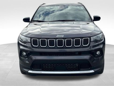 Used 2023 Jeep Compass Limited image 2