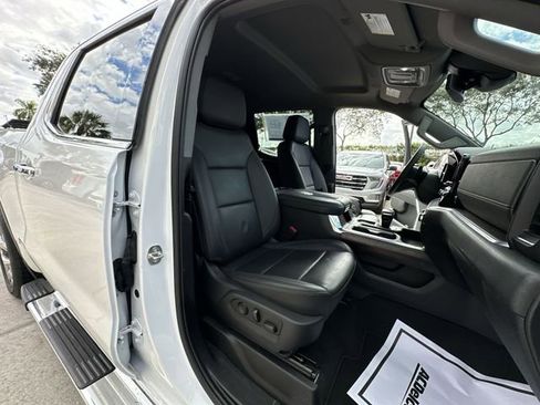 Used 2022 GMC Sierra 1500 SLT w/ SLT Convenience Package image 32