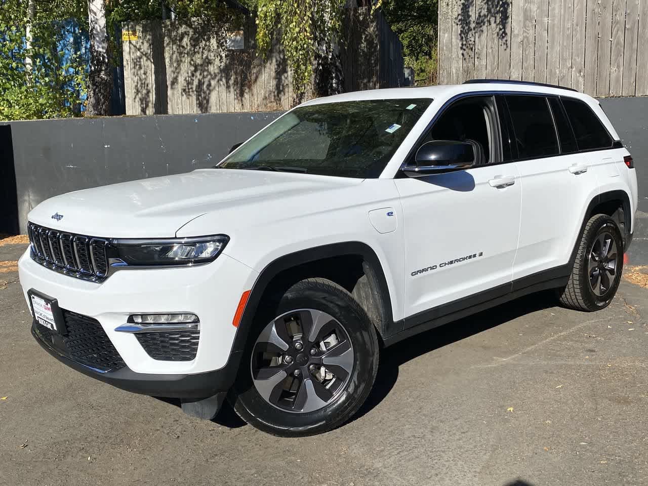 Used 2024 Jeep Grand Cherokee Limited 4xe AWD/4WD image 1