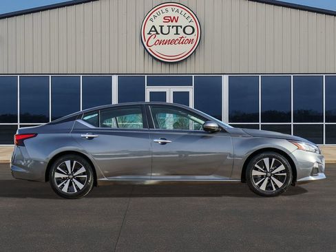 Used 2022 Nissan Altima 2.5 SV FWD image 8