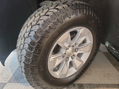 Used 2019 Chevrolet Silverado 1500 LT w/ All-Star Edition AWD/4WD image 8