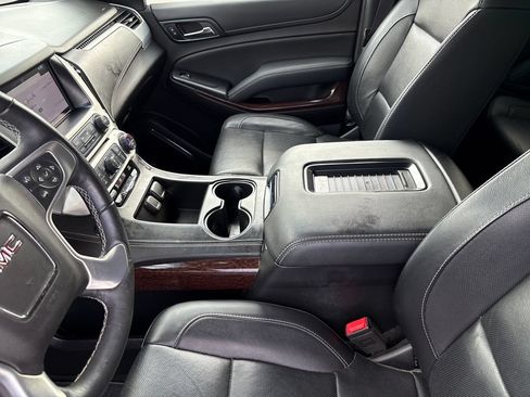 Used 2017 GMC Yukon SLT w/ Premium Edition AWD/4WD image 35