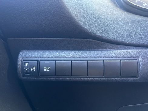 Used 2025 Toyota Corolla LE image 14