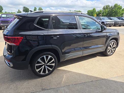 Used 2024 Volkswagen Taos SE FWD image 13