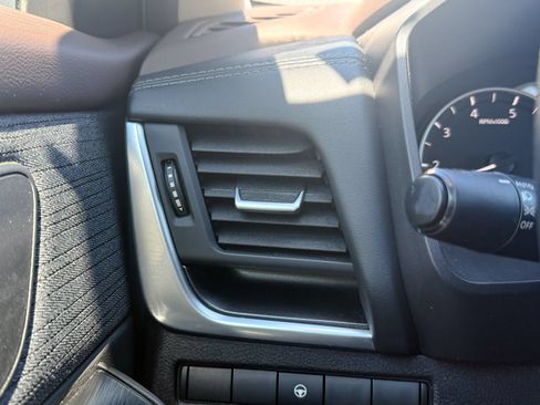 Used 2023 Nissan Rogue SV AWD/4WD image 41