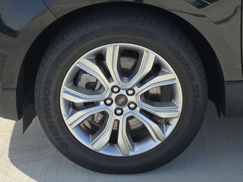 Used 2024 Ford Edge Titanium AWD/4WD image 11