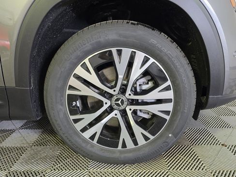 New 2025 Mercedes-Benz GLB 250 4MATIC image 2