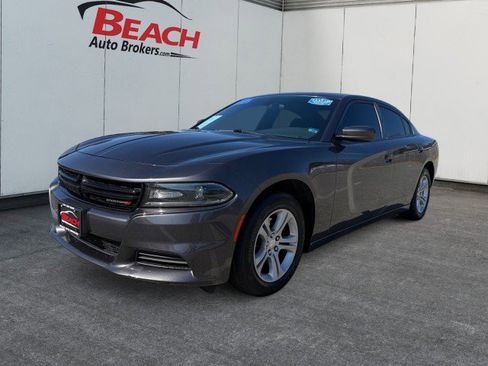 Used 2021 Dodge Charger SXT w/ Leather Interior Group image 3