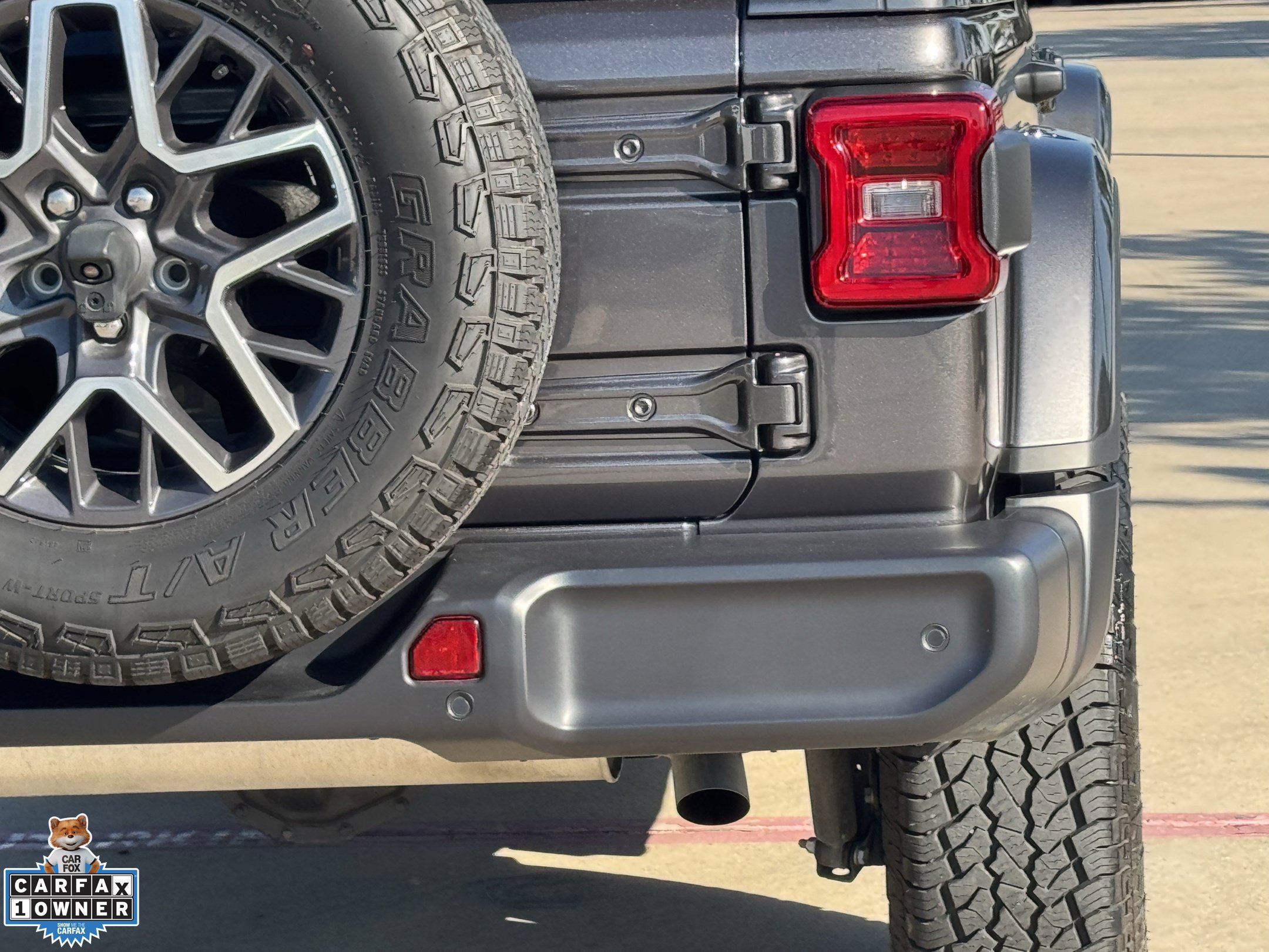 Used 2026 Jeep Wrangler Unlimited Sahara AWD/4WD image 7