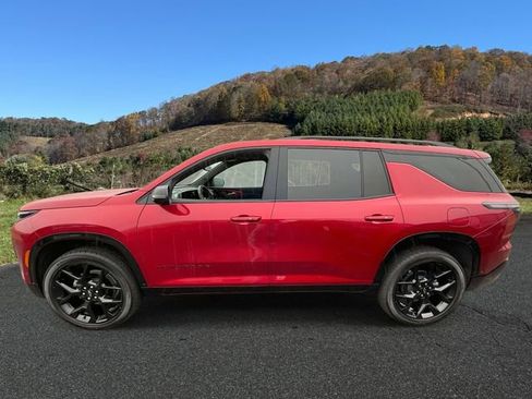 Used 2024 Chevrolet Traverse RS w/ LPO, Floor Liner Package image 4