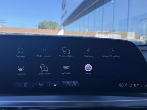 Certified 2024 Cadillac Lyriq Luxury AWD/4WD image 46