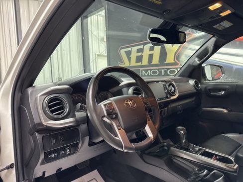 Used 2023 Toyota Tacoma Limited image 6