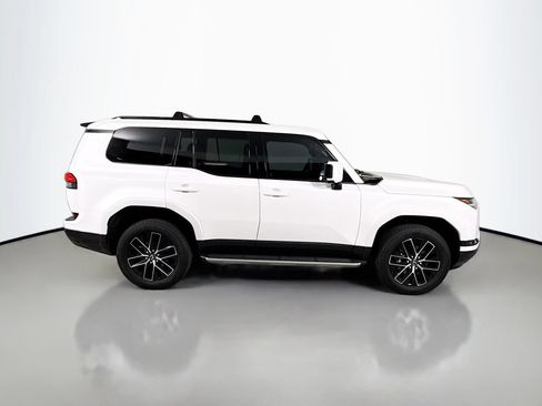 Certified 2025 Lexus GX 550 w/ Accessory Package (2T) AWD/4WD image 4
