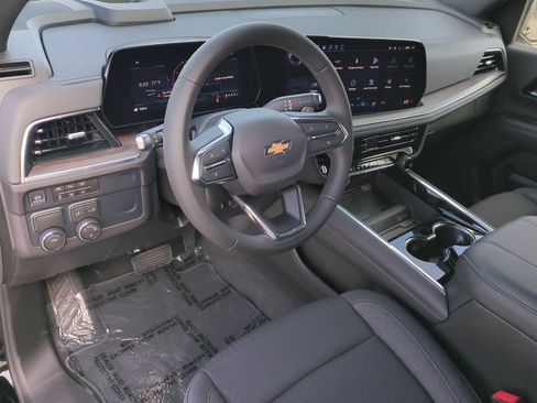 New 2026 Chevrolet Suburban LS RWD image 12