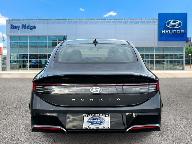 Used 2025 Hyundai Sonata SEL FWD image 5