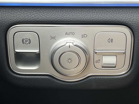 Used 2025 Mercedes-Benz GLE 350 4MATIC image 25