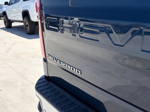 Used 2021 Chevrolet Silverado 1500 LTZ w/ LTZ Premium Package AWD/4WD image 5