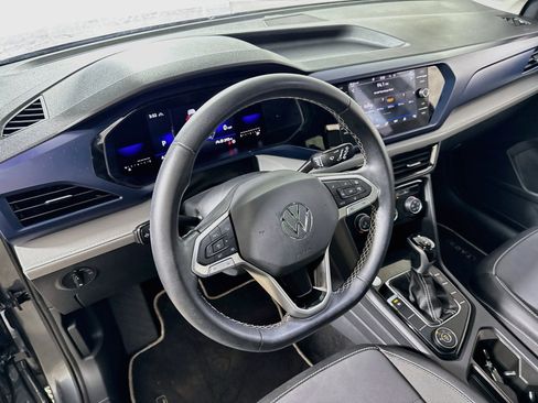 Used 2023 Volkswagen Taos SE w/ Panoramic Sunroof Package AWD/4WD image 23