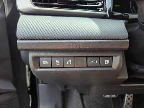 Used 2025 Toyota Camry SE w/ Convenience Package image 28