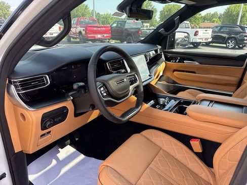 New 2026 Jeep Grand Wagoneer Summit AWD/4WD image 13