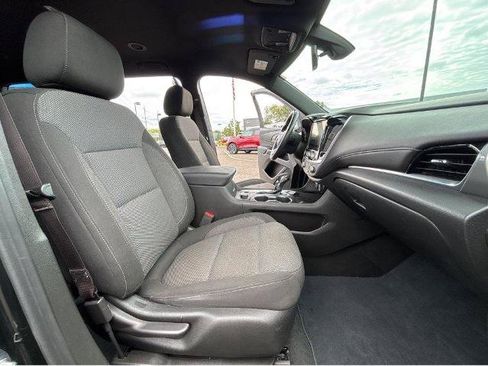 Used 2022 Chevrolet Traverse LT w/ LPO, Floor Liner Package AWD/4WD image 6