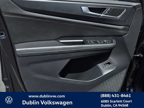 Certified 2024 Volkswagen Atlas Cross Sport SEL R-Line AWD/4WD image 10