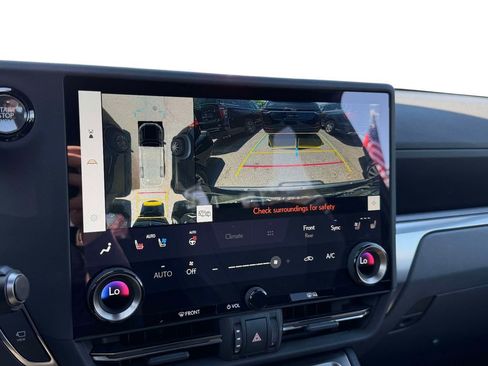Used 2025 Lexus GX 550 w/ Accessory Package (31) AWD/4WD image 41