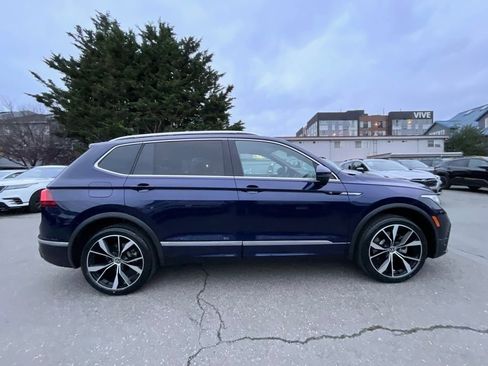 Used 2022 Volkswagen Tiguan SEL R-Line image 9