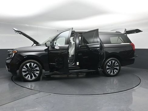 Certified 2025 Ford Expedition Max Platinum w/ Driver's Package AWD/4WD image 56