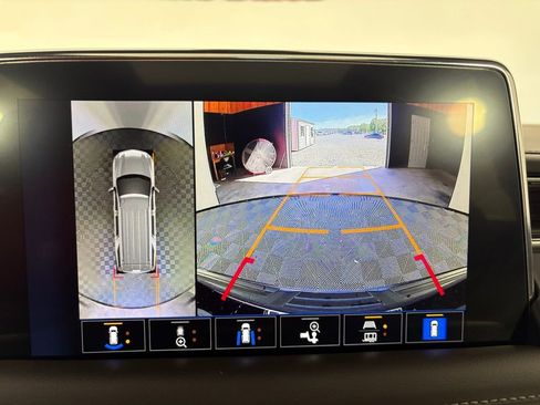 Used 2022 Chevrolet Suburban LT w/ LT Signature Package AWD/4WD image 60