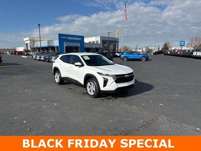 Used 2025 Chevrolet Trax LS w/ LS Convenience Package