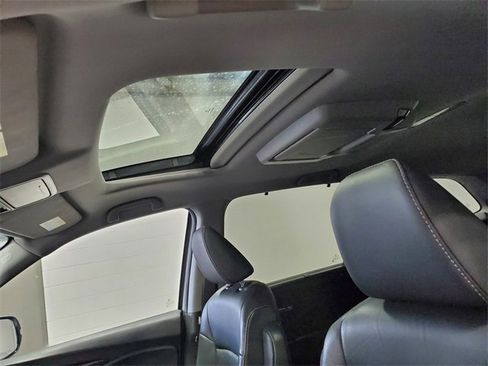 Used 2019 Honda Pilot Touring image 22