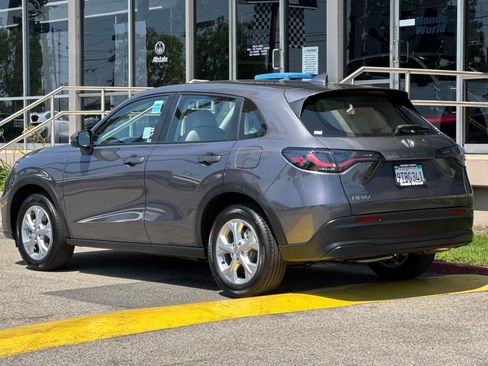 Certified 2025 Honda HR-V LX image 6