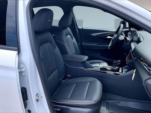 New 2026 Buick Envista Avenir FWD image 10