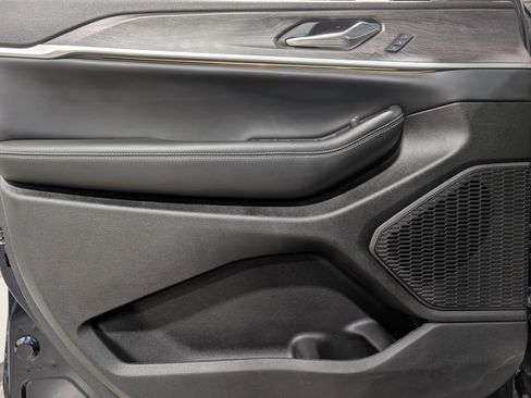 Used 2024 Jeep Grand Cherokee L Limited w/ Trailer Tow Package image 11