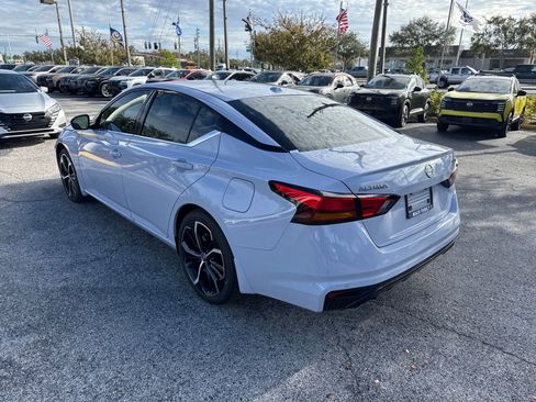 New 2025 Nissan Altima 2.5 SR image 9