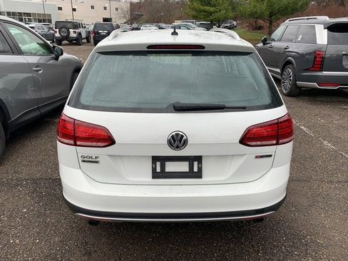 Used 2019 Volkswagen Golf Alltrack S image 3