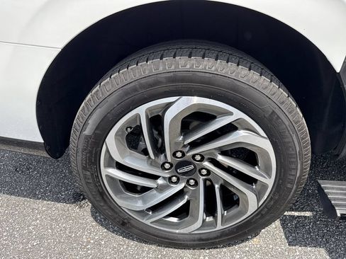 Used 2025 Lincoln Navigator L Reserve AWD/4WD image 19