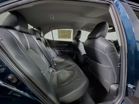 Used 2021 Toyota Camry XLE w/ Cold Weather Package image 33