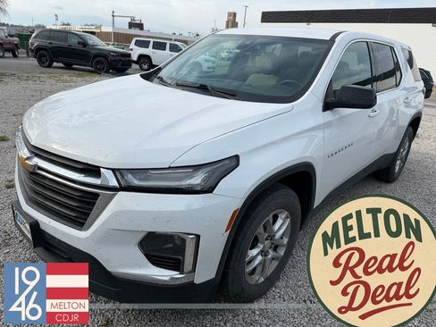 Used 2022 Chevrolet Traverse LS image 1