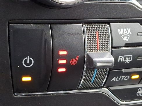 Used 2018 Ford Explorer XLT w/ Equipment Group 202A image 25