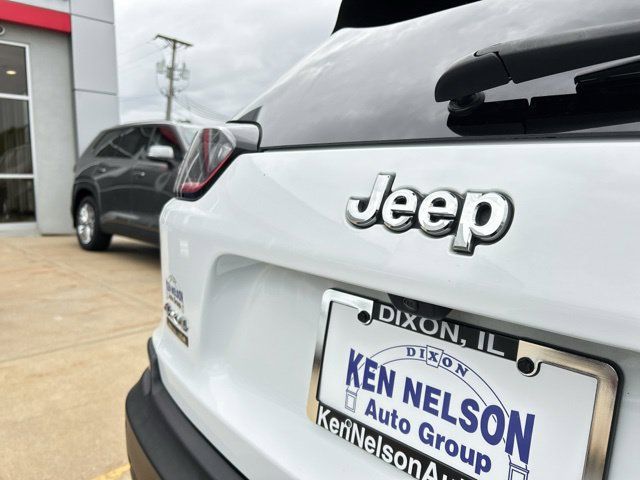 Used 2021 Jeep Cherokee Latitude Lux w/ Sun & Sound Group AWD/4WD image 10
