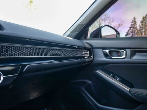 Used 2025 Honda Civic Sport image 21