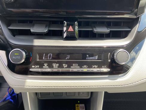 Used 2023 Toyota Corolla Cross LE FWD image 24