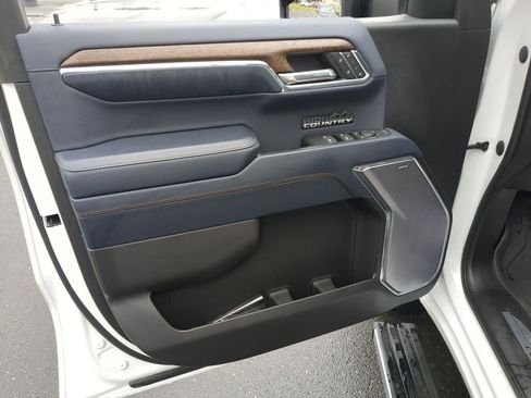 Certified 2023 Chevrolet Silverado 1500 High Country w/ Technology Package AWD/4WD image 19