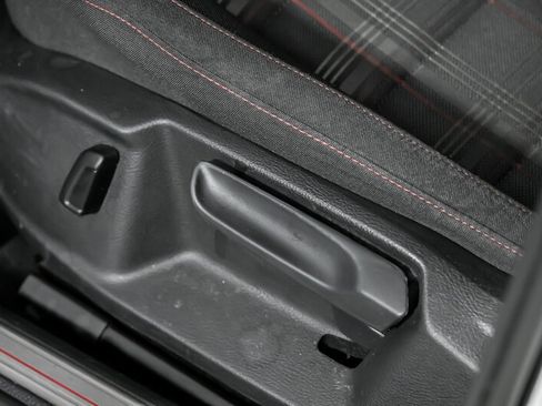 Used 2020 Volkswagen GTI S image 21