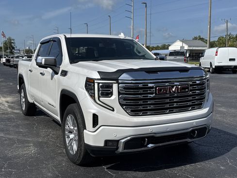 Used 2022 GMC Sierra 1500 Denali AWD/4WD image 3