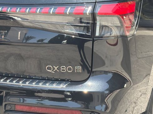 Used 2025 INFINITI QX80 Autograph w/ Autograph Exterior Package AWD/4WD image 28