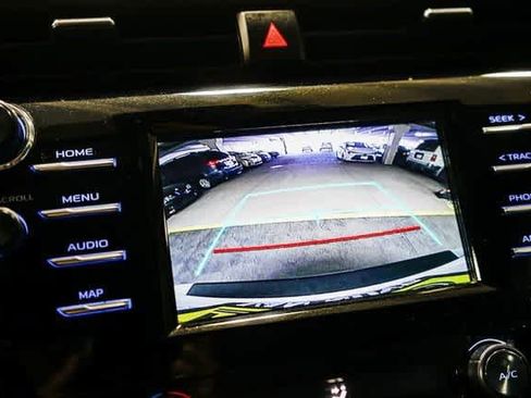 Certified 2019 Toyota Camry SE image 24